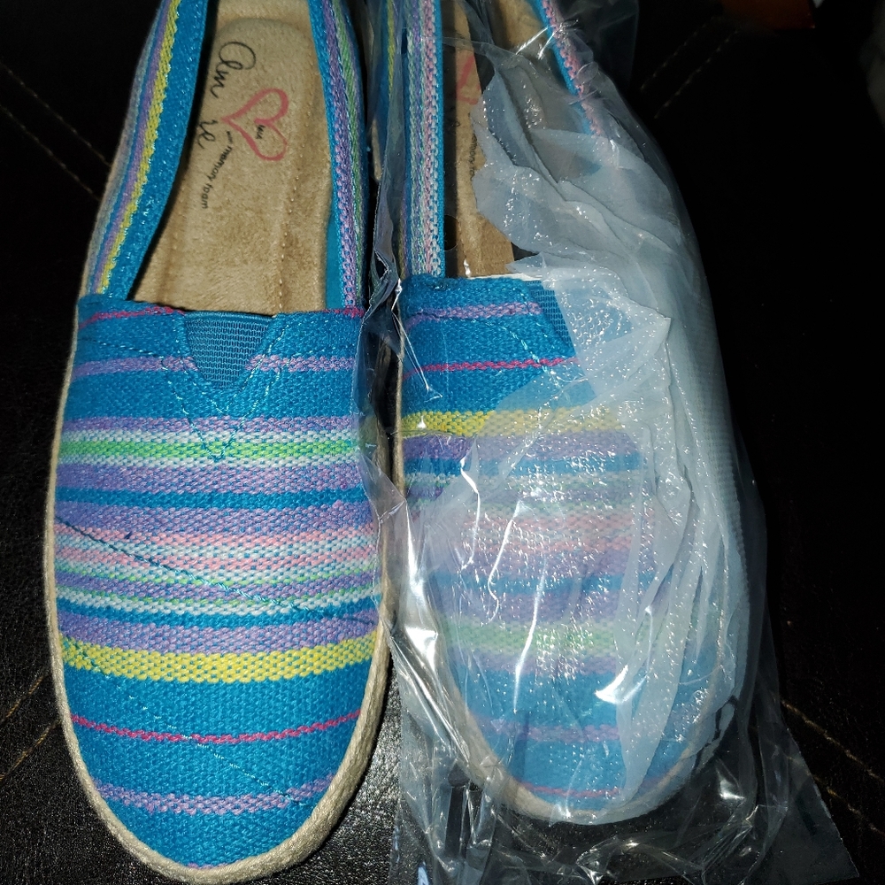 NEW - Mia Amore Slip-Ons